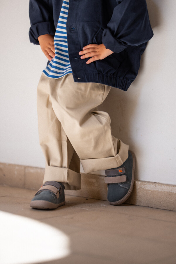 Zapatilla dos velcros serraje ocean Azul