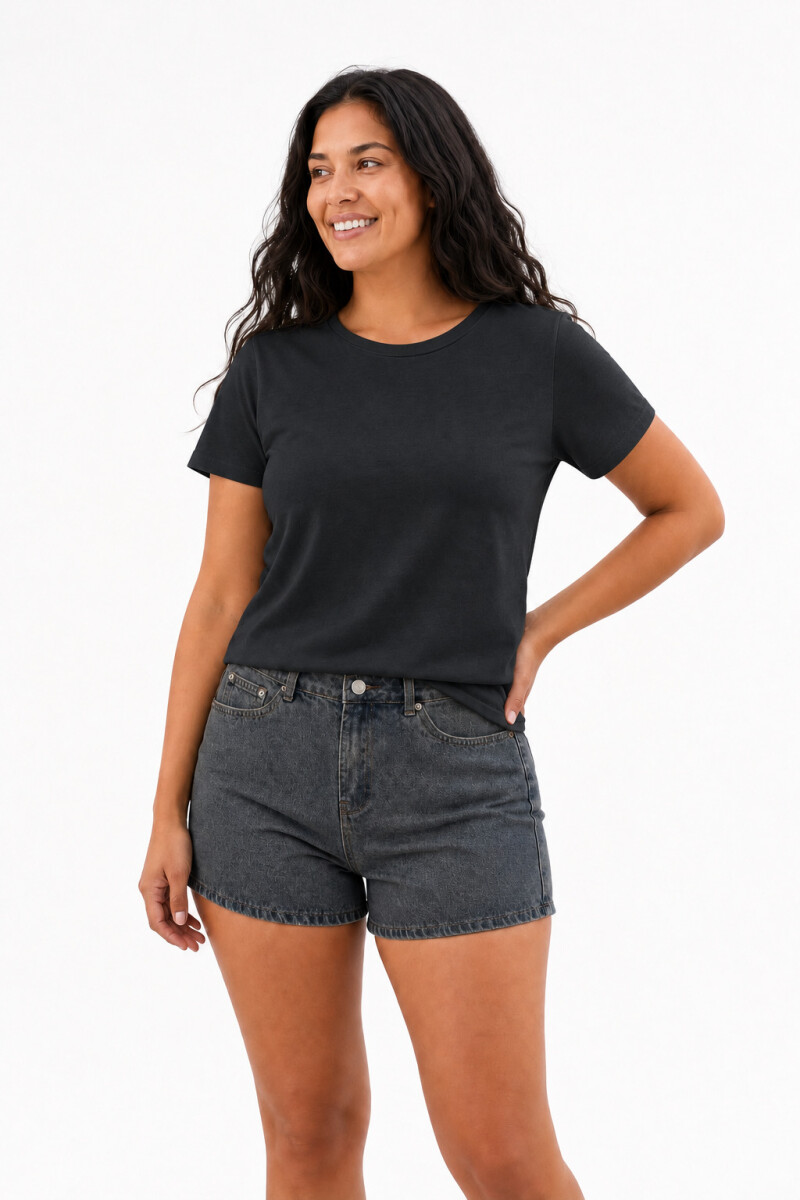 REMERA NALE - NEGRO. 