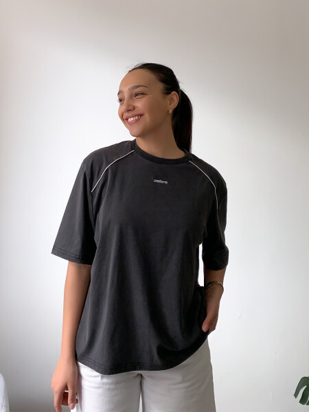 REMERA LUPA Umbro Mujer 002