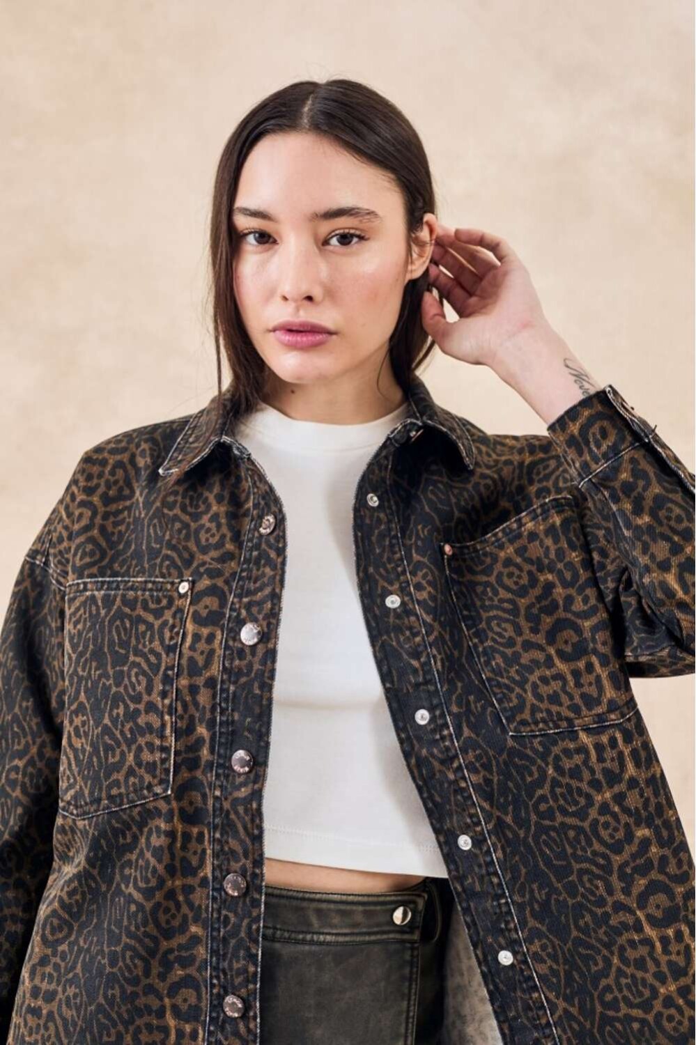 Blazer Tenis Animal Print Outfit Blusa Camisera De Satín Animal Print