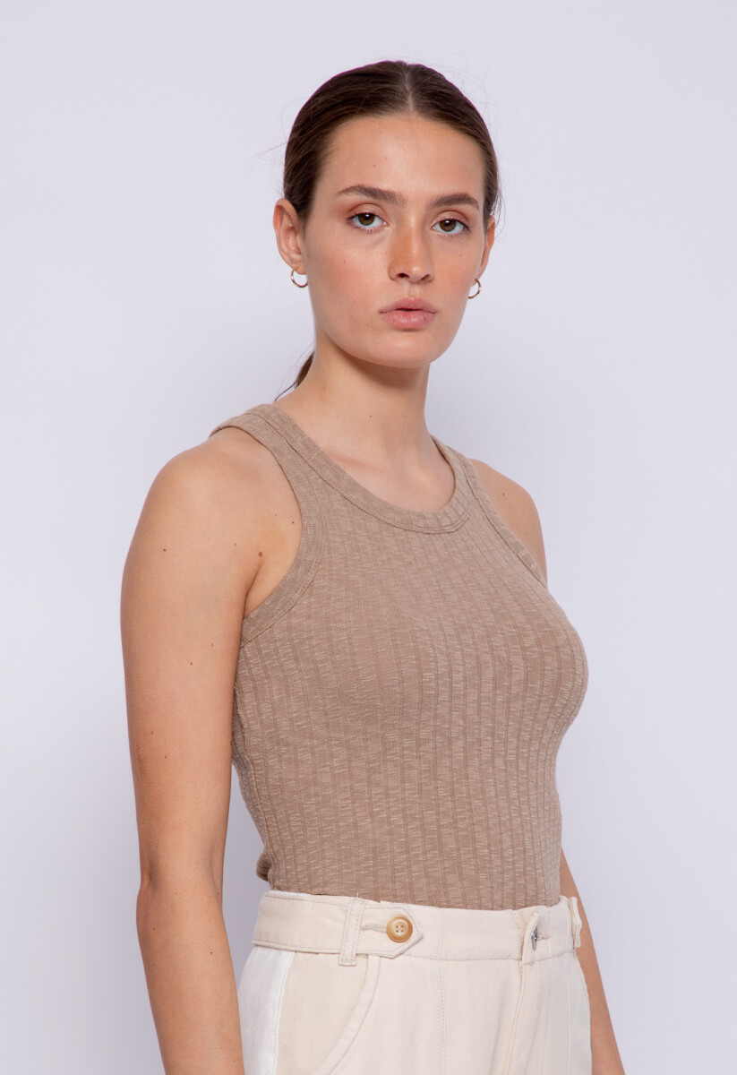 MUSCULOSA EARTH - Beige Oscuro 