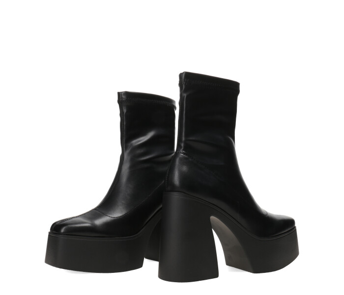 Bota BIRGI con plataforma y material elastizado Black