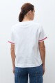 Remera con bordado boho blanco