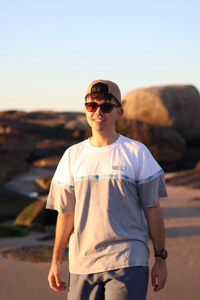 Remeron Roots / Gris U