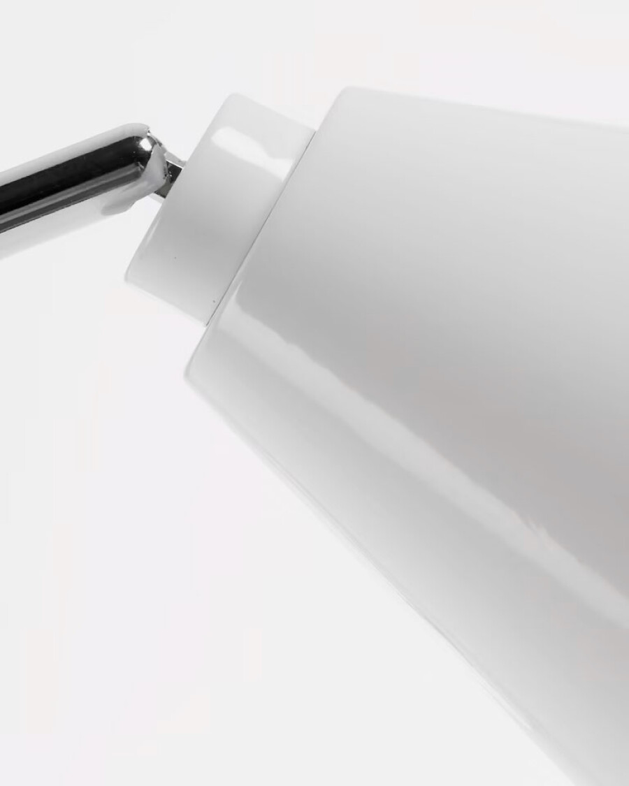 Lámpara de mesa Tipir de acero con acabado blanco blanco