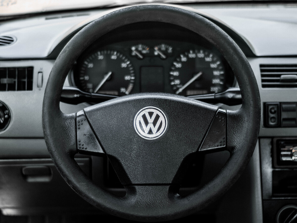 Volkswagen Gol 1.6 MID | Permuta / Financia Volkswagen Gol 1.6 MID | Permuta / Financia