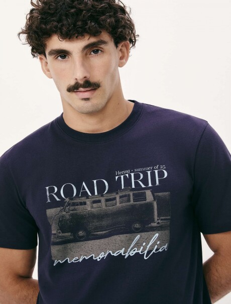 CAMISETA CON ESTAMPA MODELO REGULAR AZUL