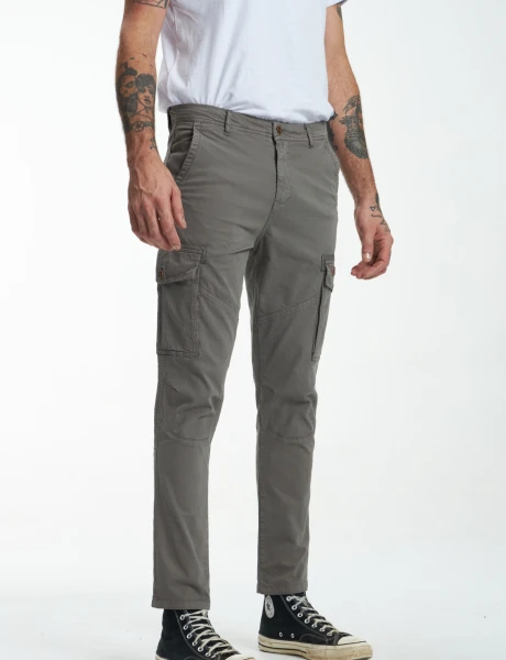 Pantalón cargo Andino 24 Gris