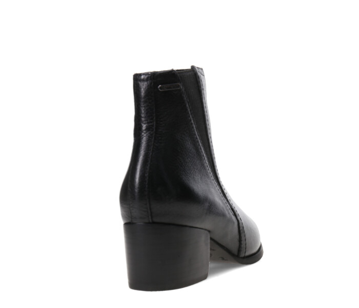 Bota de Mujer Bottero Caña Baja de Cuero Negro
