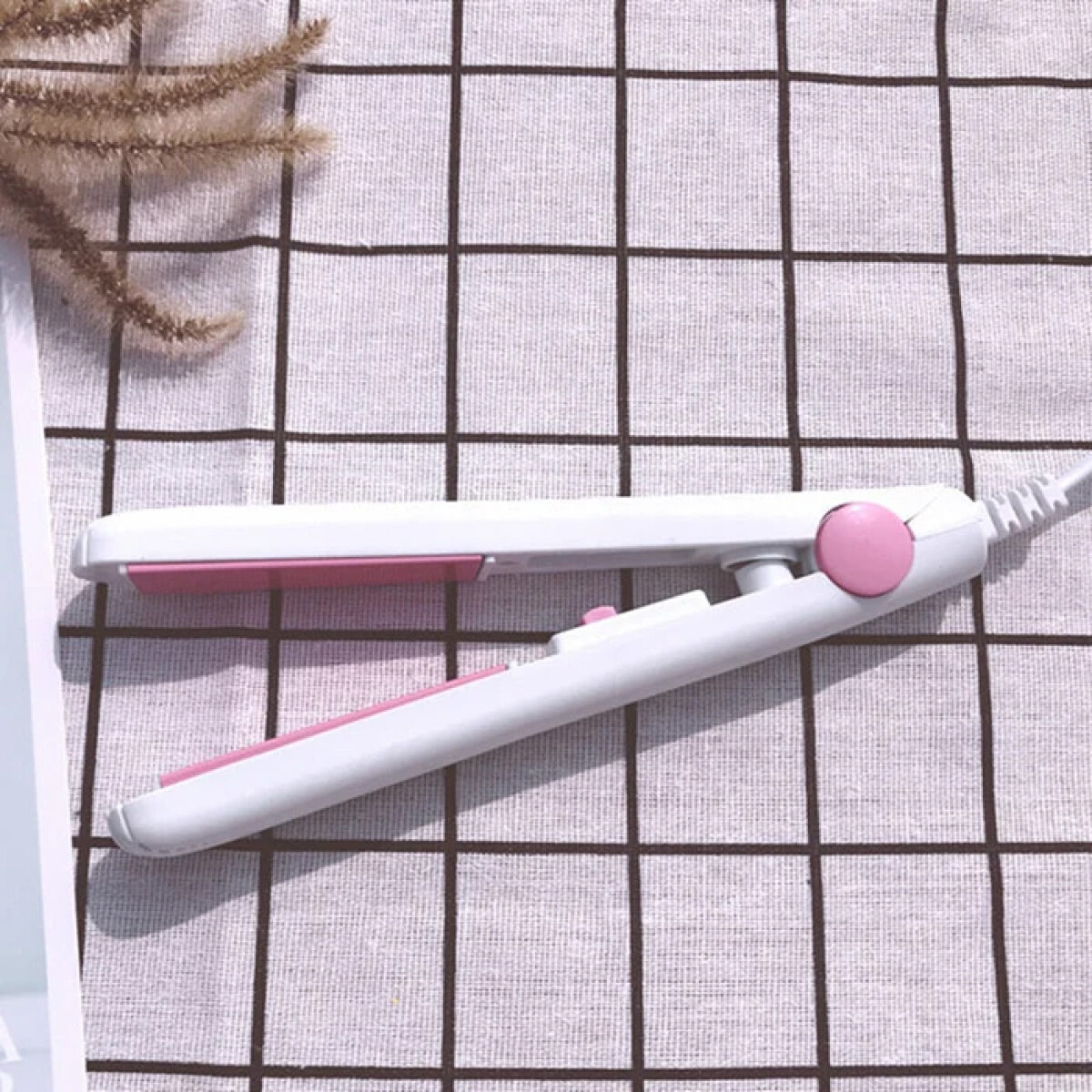 Planchita mini para el pelo con estuche - Blanco 