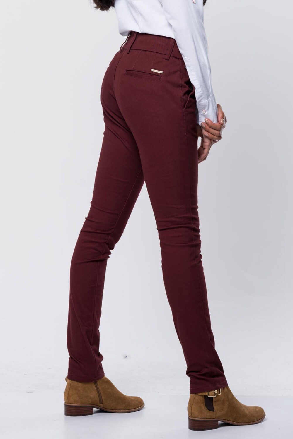 PANTALÓN DE GABARDINA SKINNY BORDEAU