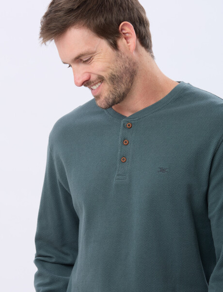 REMERA ALGODÓN CON BOTONES VERDE