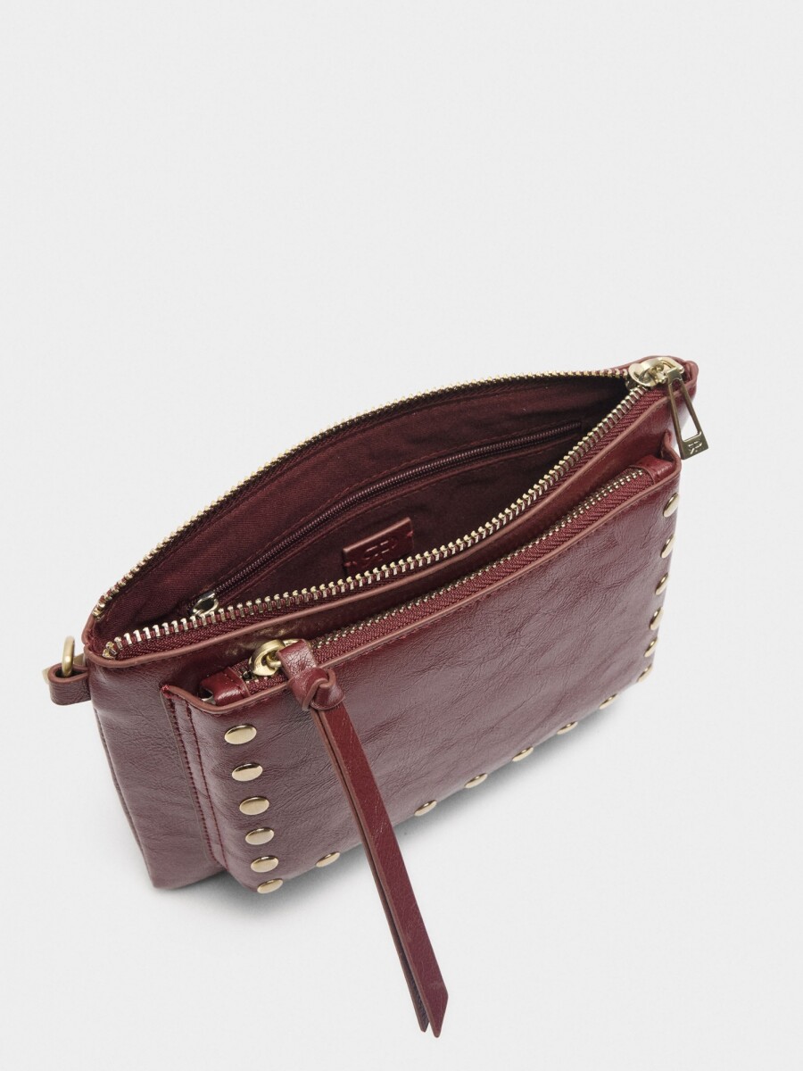 Bolso Bandolera Con Tachuelas burdeos