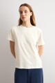 Remera flores de crochet crudo
