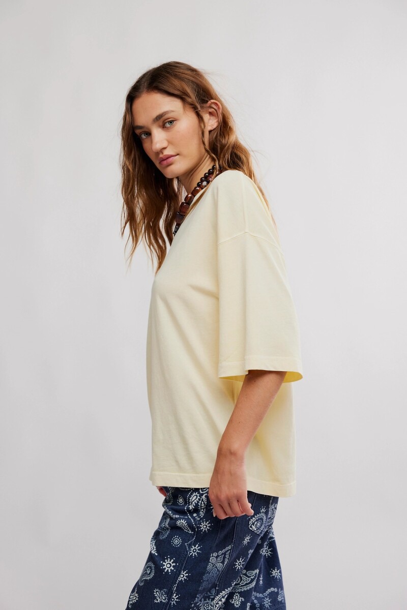 REMERA PERFECT OVERSIZED Amarillo