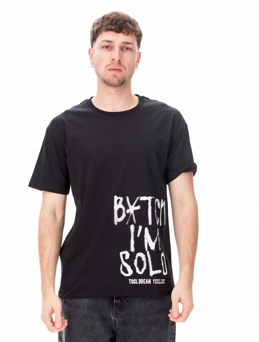 Remera Bytch - Negro 