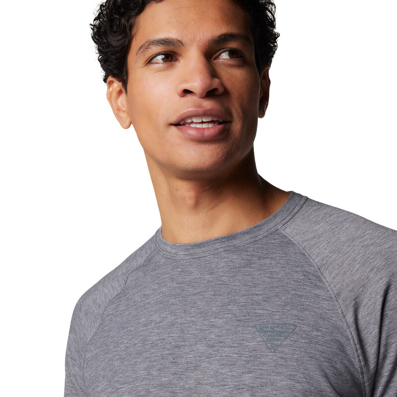 Remera PFG Uncharted Hombre BLACK / SHARK