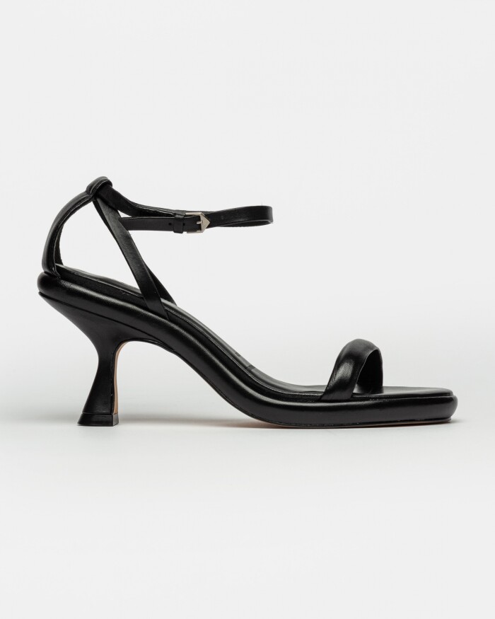 Sandalia Alta Kai En Cuero Liso Negro