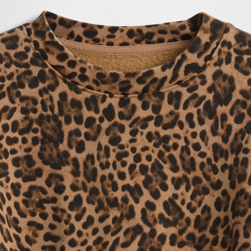 WEDGE SEAMED CREW PO ANIMAL PRINT