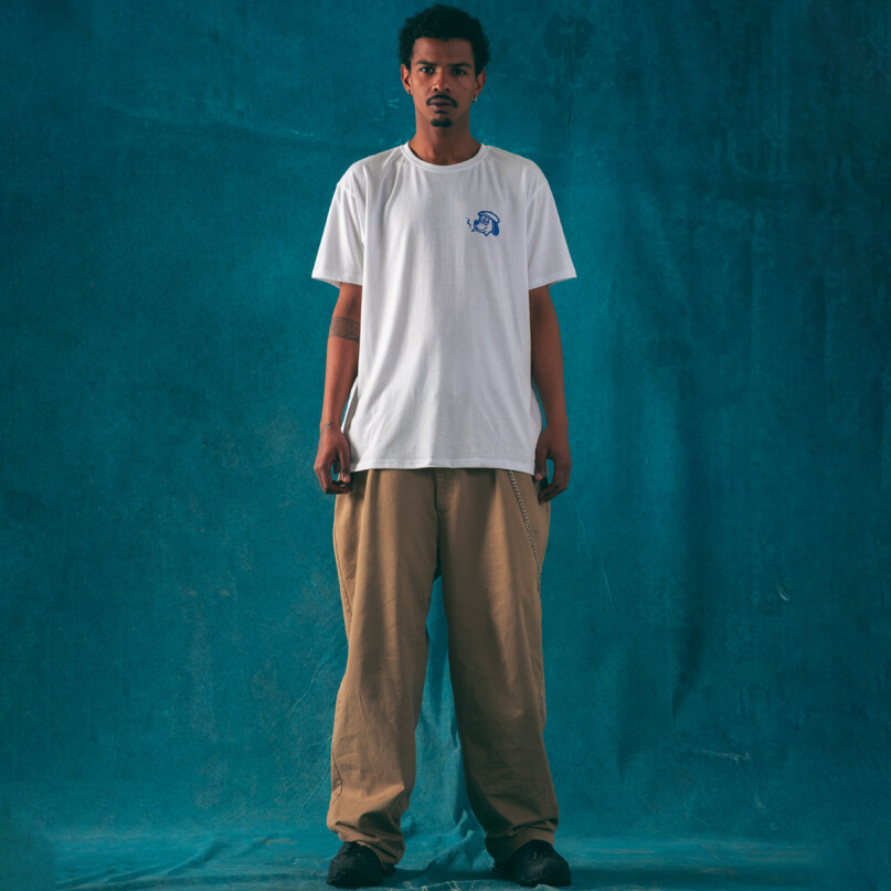 REMERA REGULAR - MANSO A LAS 4:20 REMERA REGULAR - MANSO A LAS 4:20