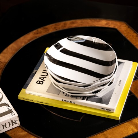 Plato de cerámica hondo rayas negro