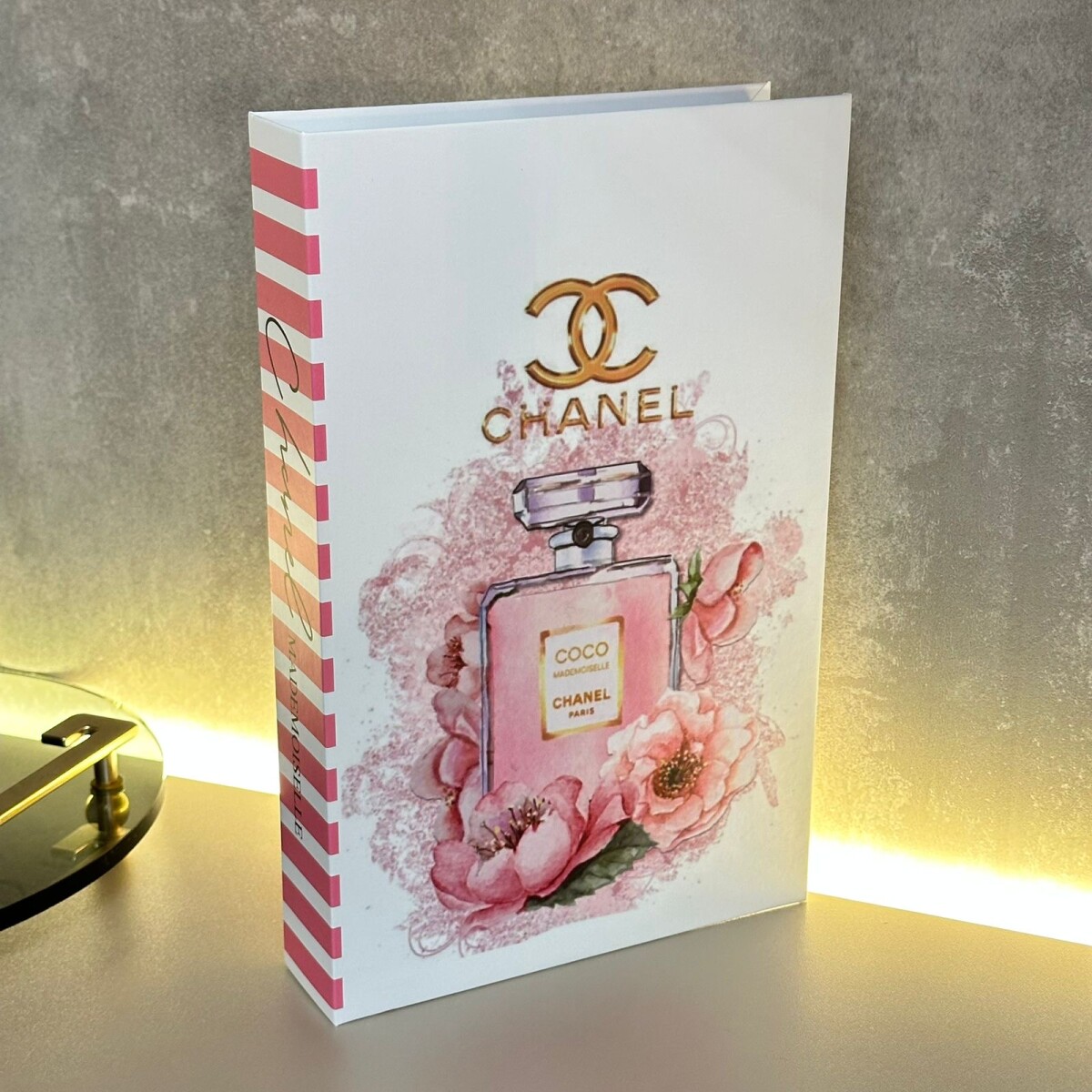 Libro Decorativo "COCO CHANEL" 