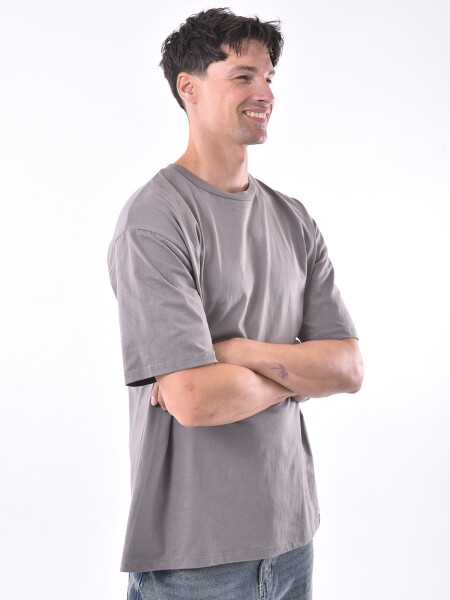 REMERA DEN GRIS OSCURO