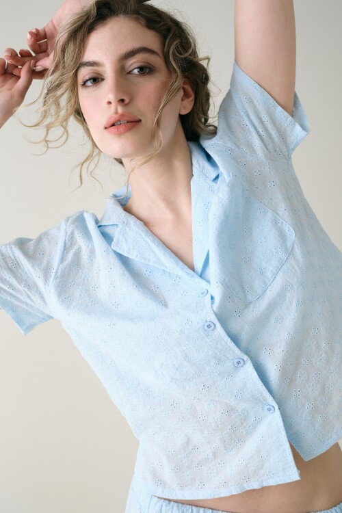 Camisa Manga Corta Broderie Celeste