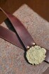 Simple Escudo Belt Chocolate / Dorado