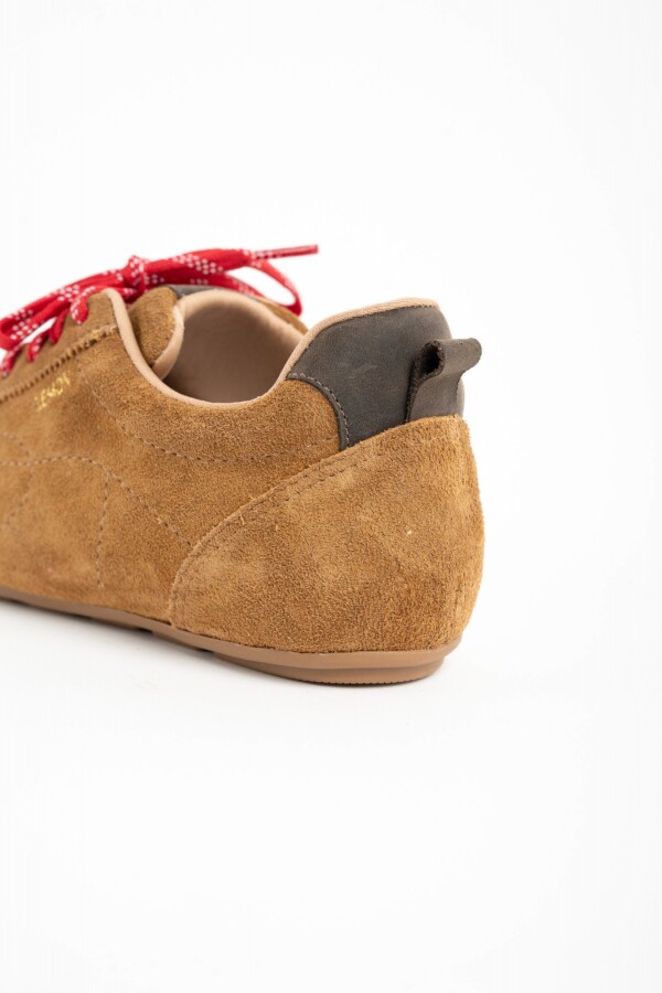 Zapatilla Gamuza Camel