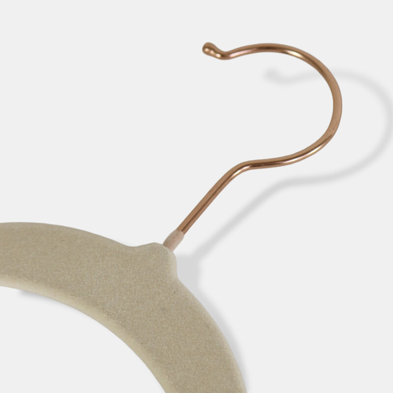 PERCHA GAMUZA BLANCA 42CM Unica