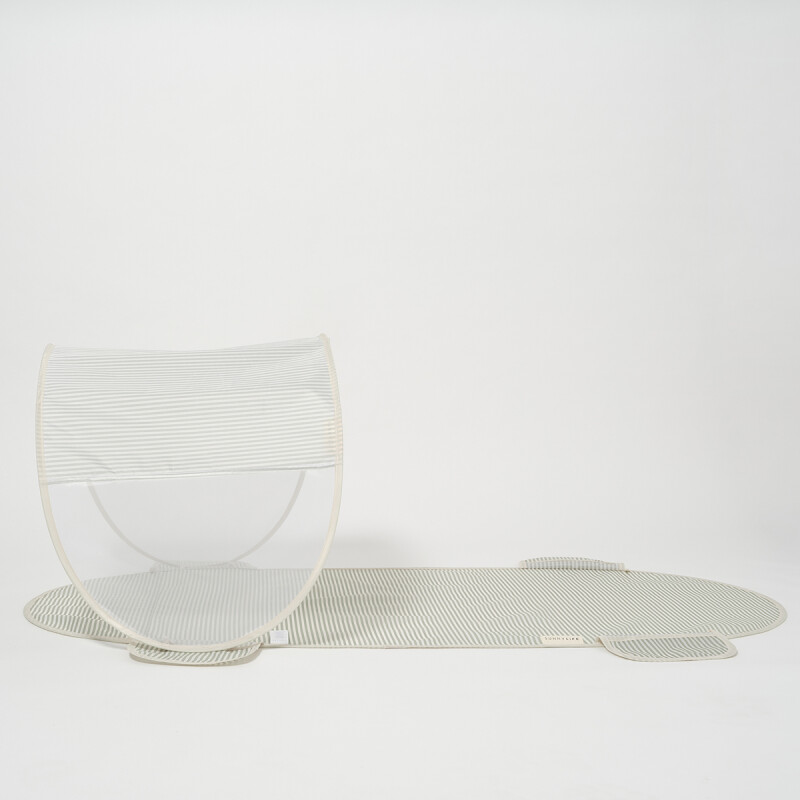 Lona impermeable con parasol para la playa Lona impermeable con parasol para la playa