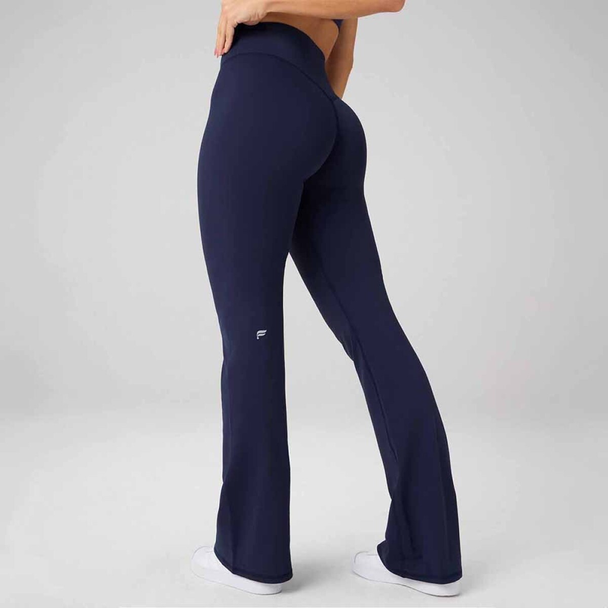 Pantalón Pureluxe High-Waisted Tlc Kick Flare Mujer 