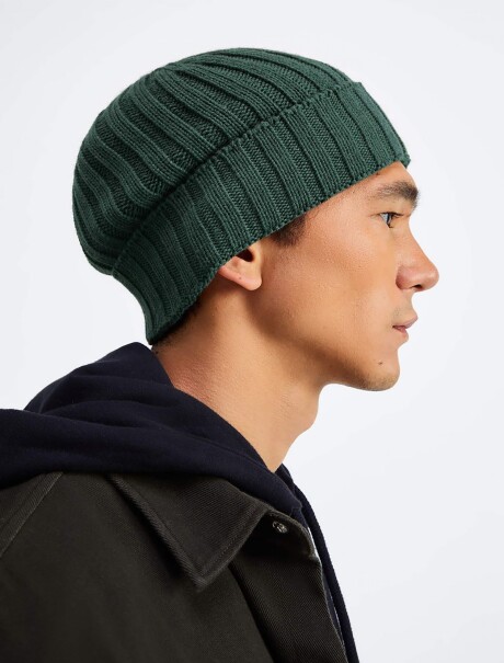 GORRO UNISSEX EN TEJIDO DE PUNTO VERDE