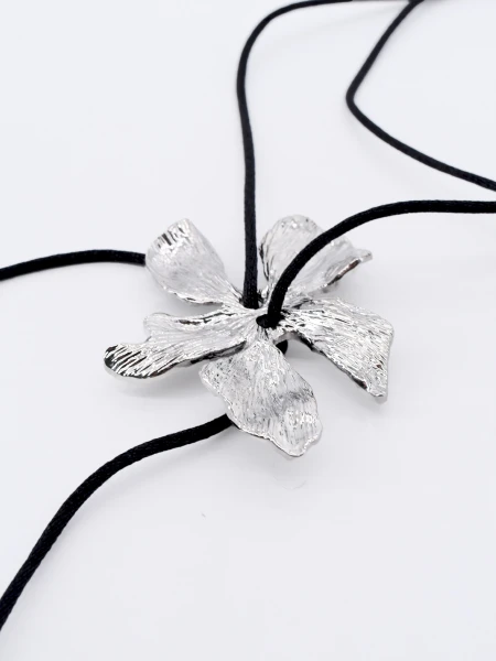CHOKER FLOR PLATEADO