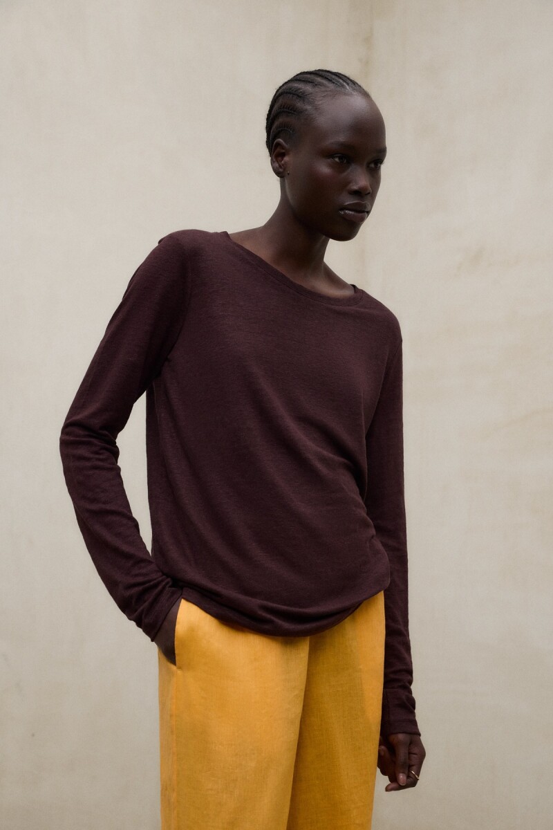 REMERA CALE 