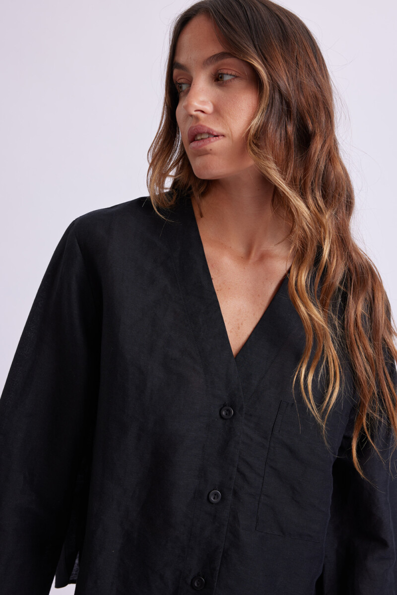 Camisa cuello v Negra