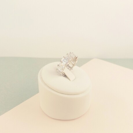 Anillo de plata 925 con baño de oro gris y circonias. Anillo de plata 925 con baño de oro gris y circonias.
