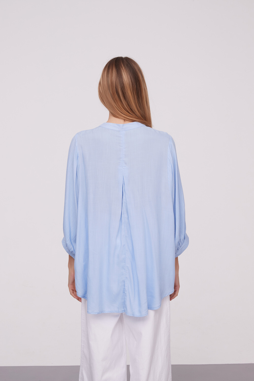 Camisa Banglan Celeste Claro