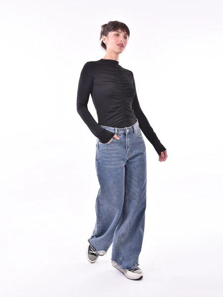 REMERA SOLARA NEGRO