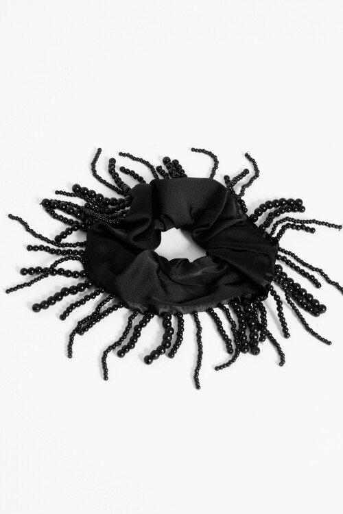 Gomita scrunchie flecos negro