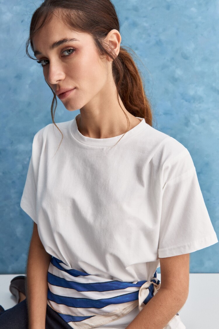 REMERA MOREA Crudo