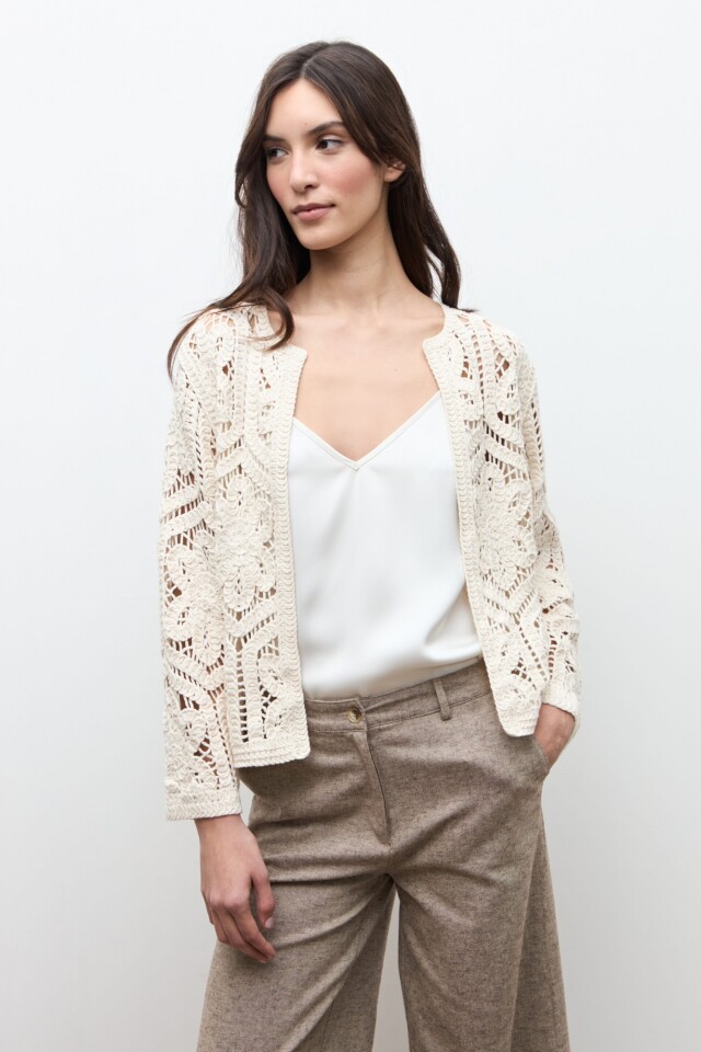 Chaqueta tejida crochet beige claro