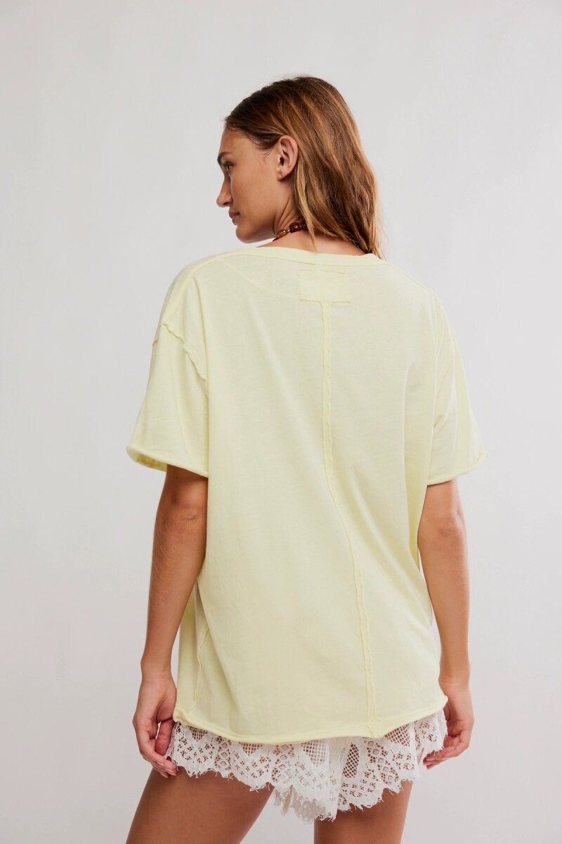 REMERA NINA V Amarillo
