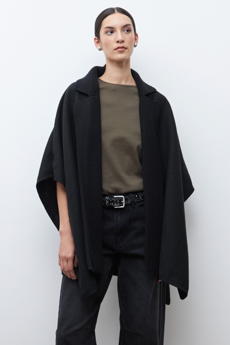 Capa con solapa y cuello tejido negro