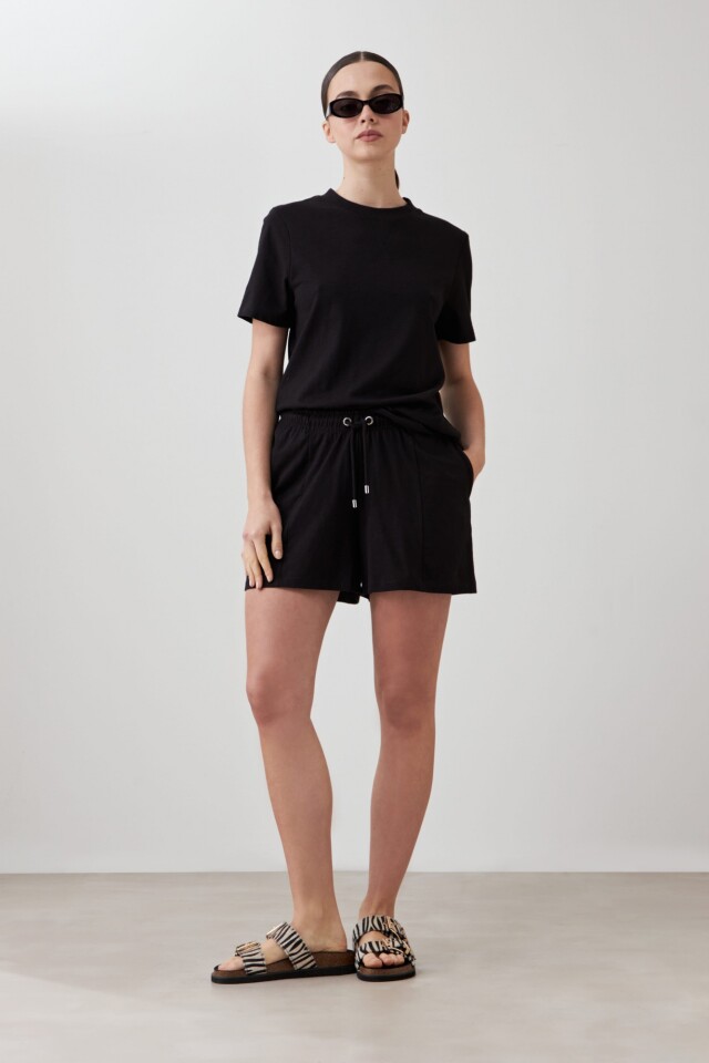 Remera manga corta negro