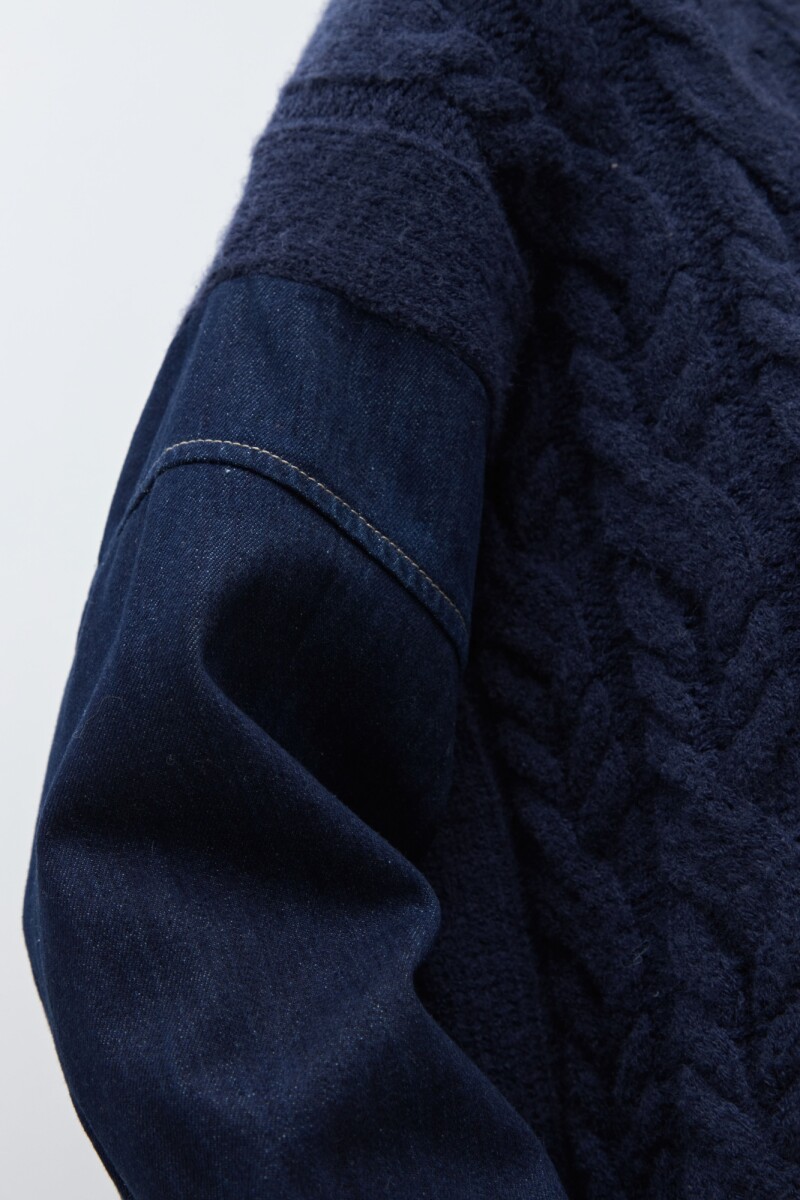 Sweater con jean azul marino
