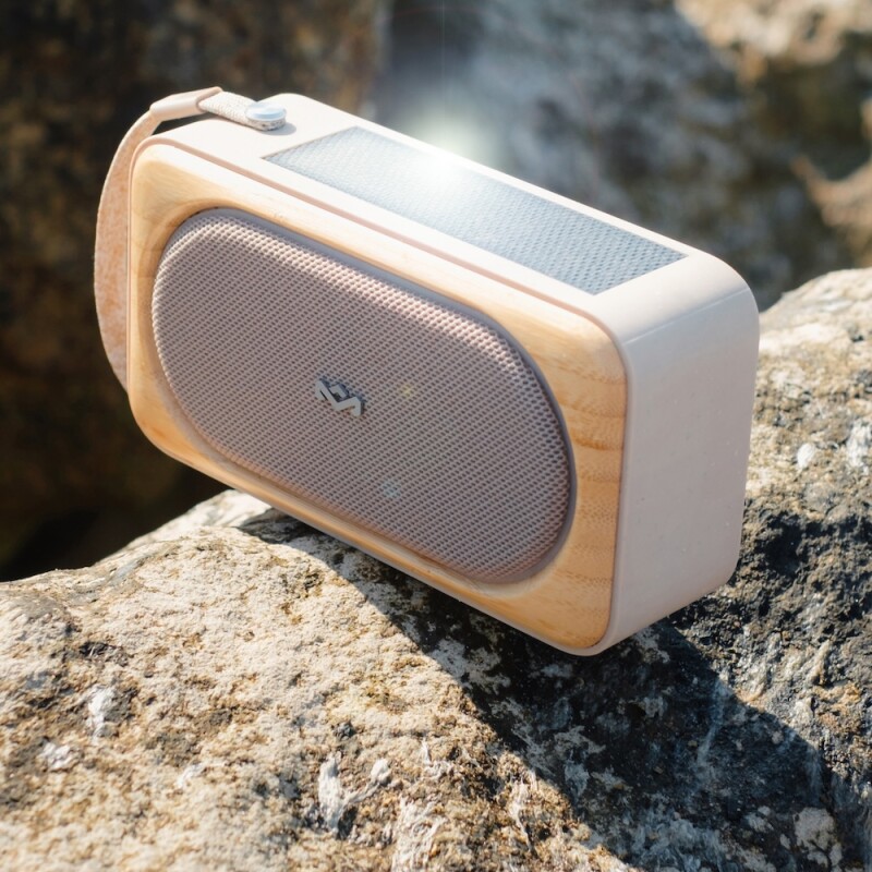 Parlante ROOTS SOLAR (Bluetooth) Parlante ROOTS SOLAR (Bluetooth)
