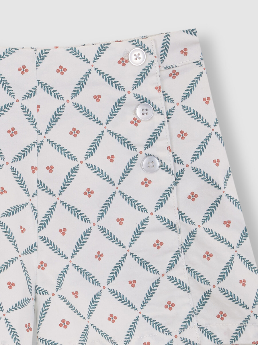 Pantalon Corto Con Estampado De Ramitas Blanco