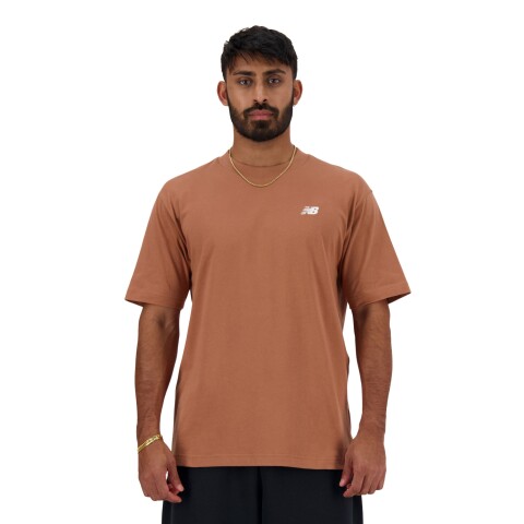 Remera New Balance de Hombre - SMALL LOGO - MT41509WUT BROWN